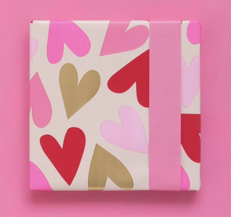 Inpakpapier - Big Hearts Sand Sweet - Pink Het cadeaupapier is 30 cm x 3 meter. 